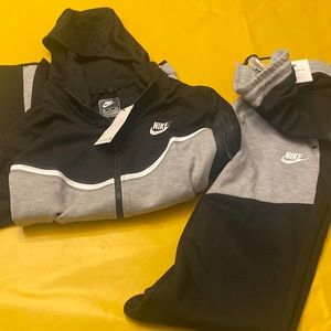 Grey and black NIKE TECH NWT